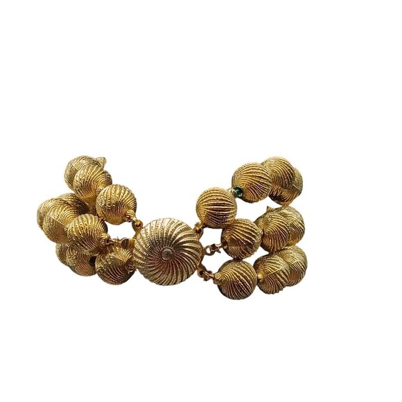 Vintage Pegasus Coro Fluted Bead Triple Strand Bracelet with Decorative Box Clas - Picture 2 of 6